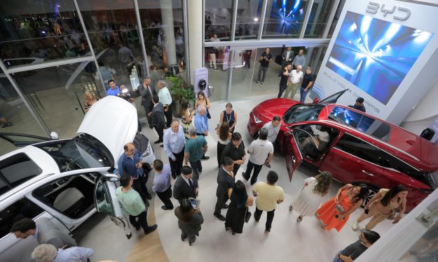 BYD inauguró su showroom en Paraguay y lanzó BYD TANG