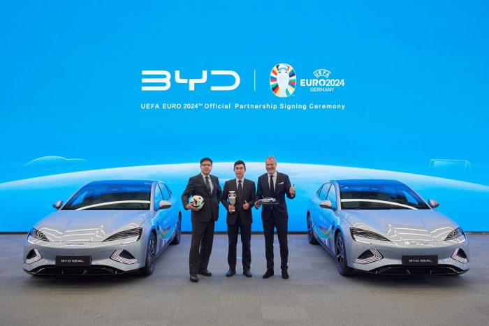 Ceremonia de firma de BYD como socio oficial de la UEFA EURO 2024